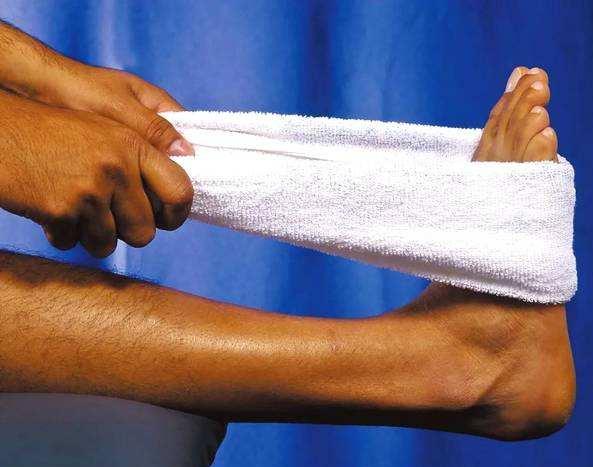 下蹲时脚跟不着地,偏瘫下蹲脚跟不着地怎么办