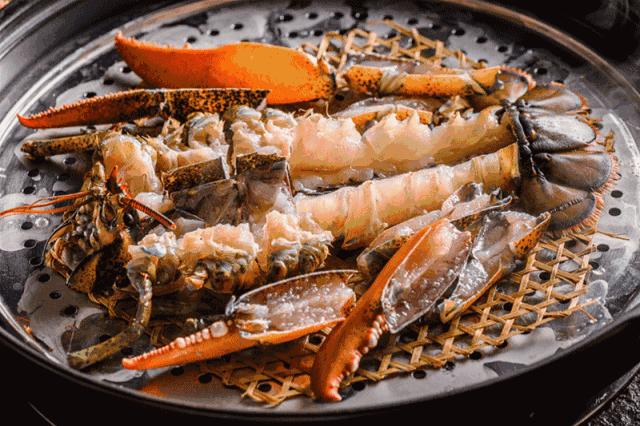 阳光沙滩海浪去玩水,天气热了到海边走走