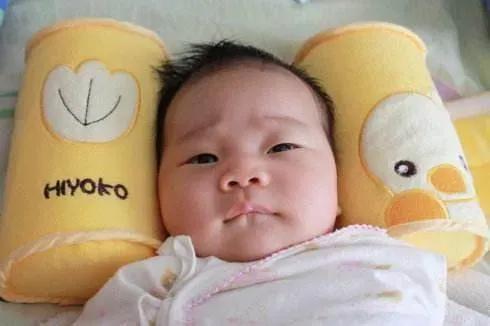 如何预防孩子扁头,怎么预防婴儿睡扁头