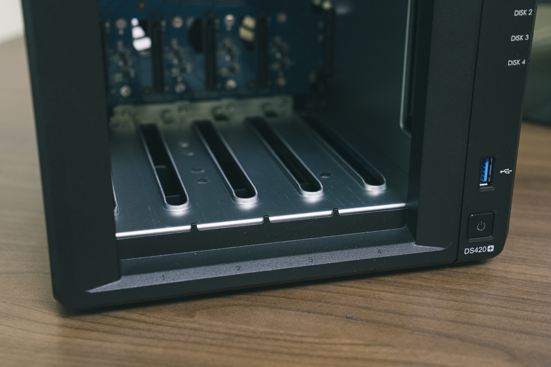 群晖4盘位nas哪个型号值得买,群晖ds220+和ds420+的区别