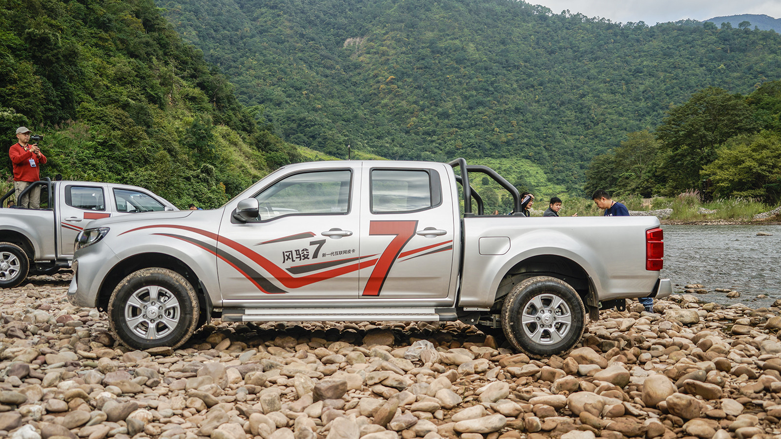 江铃宝典皮卡风骏72021款,风骏7四驱2t柴油2018款皮卡多少钱