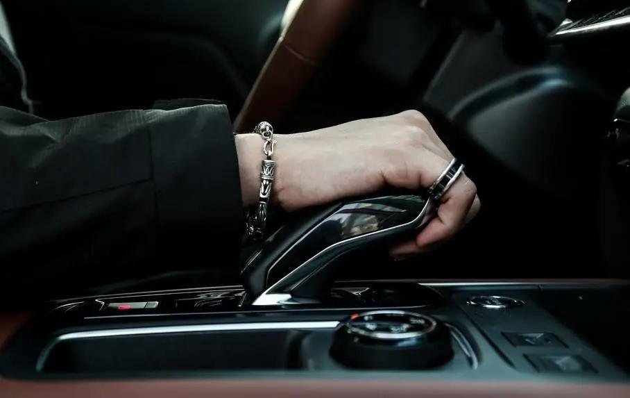 电子挡杆和普通挡杆有什么区别,汽车电子档杆和机械档杆