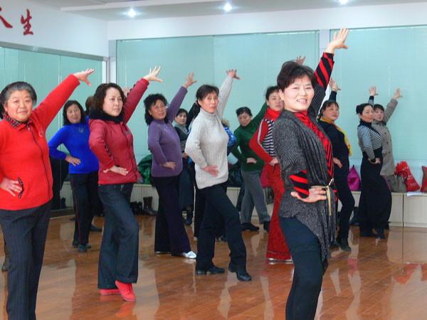 中老年学习舞蹈的情况有哪些,中老年学舞蹈的基础训练有哪些