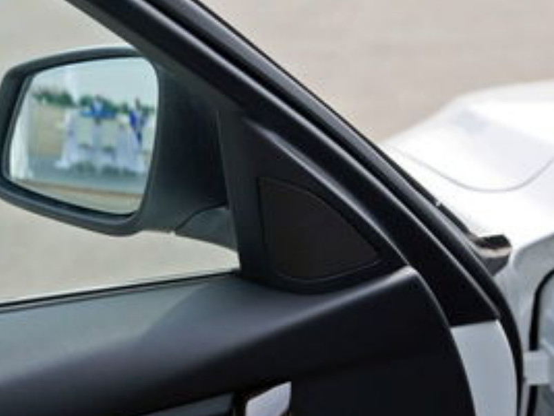 开车时后视镜有盲区怎么解决,后视镜的视野盲区一般怎么规避啊