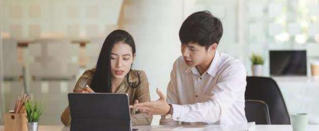 被领导骂后正确的做法和回复,被领导骂应该笑还是低头