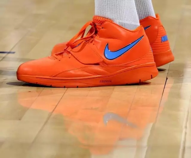 杜兰特的脚是不是扁平足,杜兰特的脚大了一些