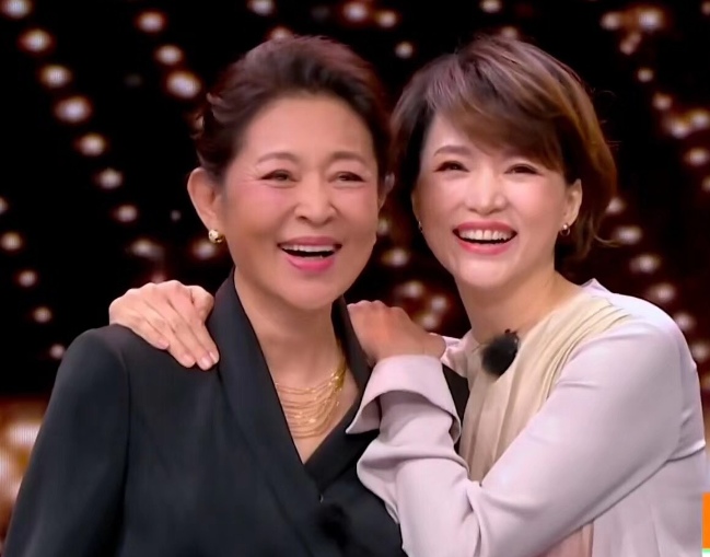 倪萍朱迅撒贝宁等人的同框画面,倪萍撒贝宁朱迅尼格买提综艺