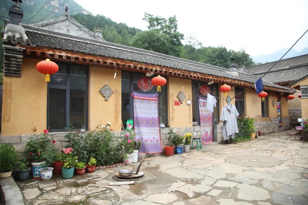 脱贫攻坚贡献彪炳史册,彪炳史册的脱贫攻坚疫情防控