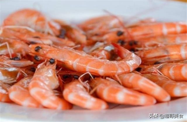 煮大虾时，用冷水煮还是用沸水煮？都不对，教你正确做法