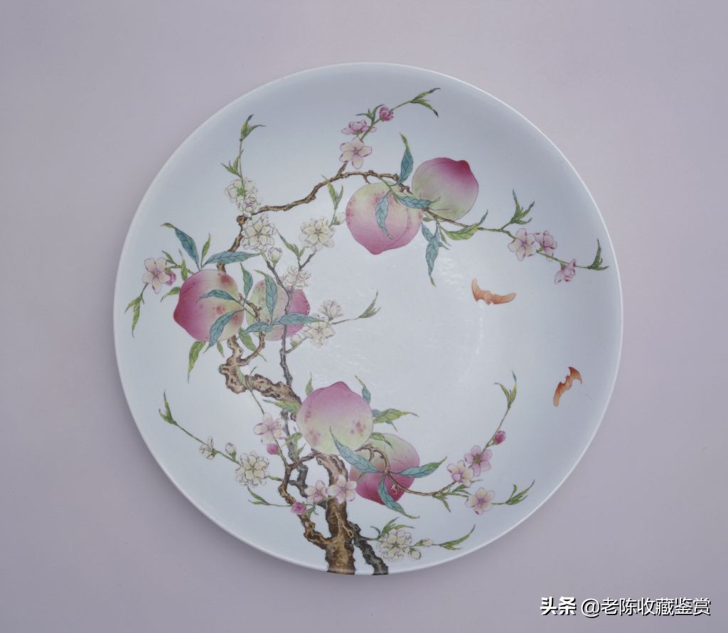 雍正粉彩花卉纹盘图解大全,故宫雍正粉彩蟠桃天球瓶