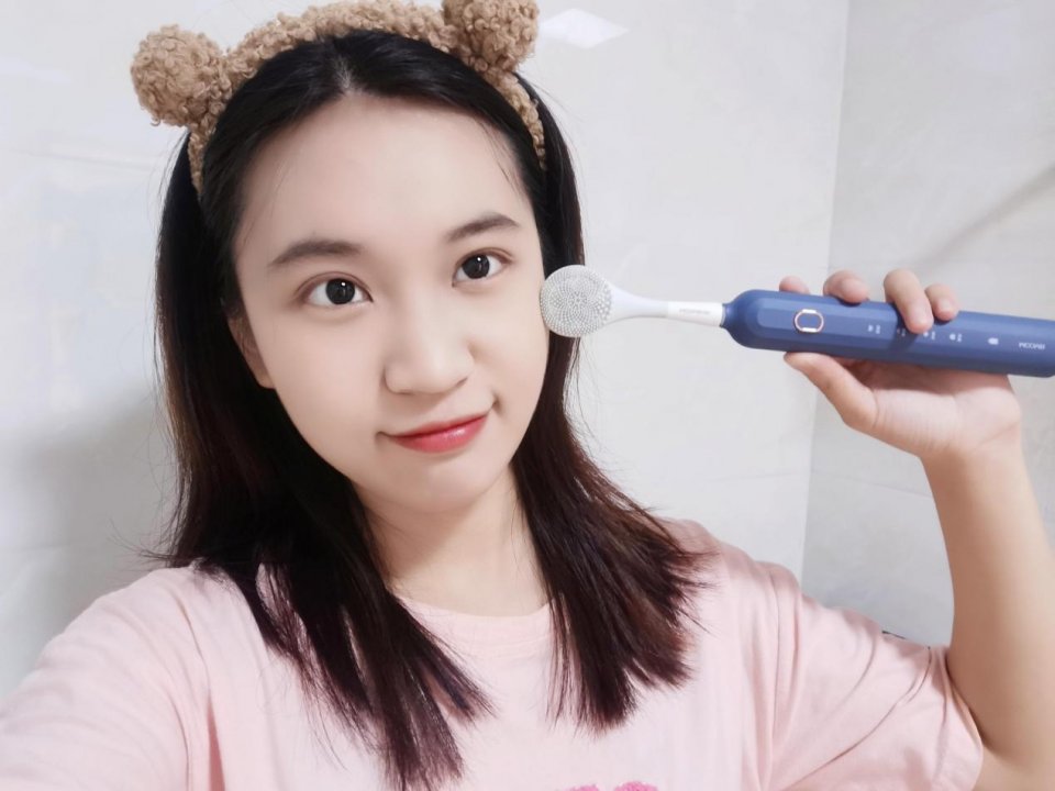 做一个爱笑的女人吧,做一个爱笑的姑娘吧