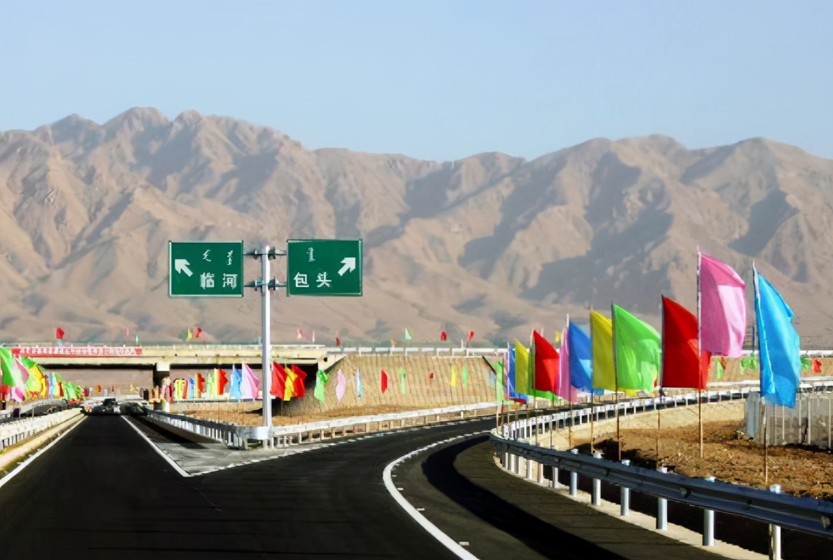 西方为什么修高铁那么困难,外媒惊叹中国修铁路