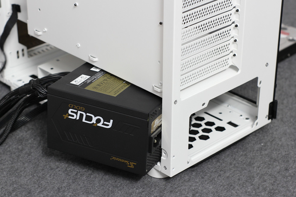 麻雀虽小，用“料”十足——Tt（Thermaltake）挑战者H3机箱体验