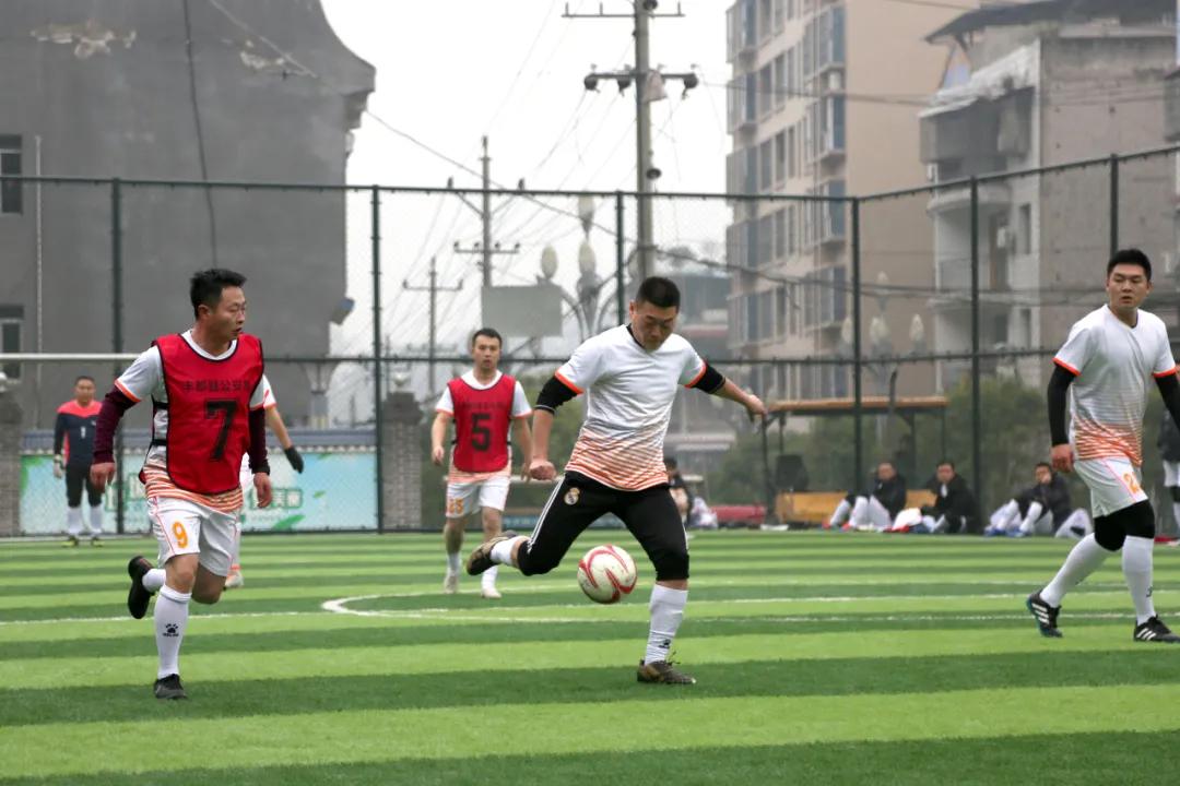 【我们的节日】场上比拼喜迎首个警察节场下布控推进反诈新常态