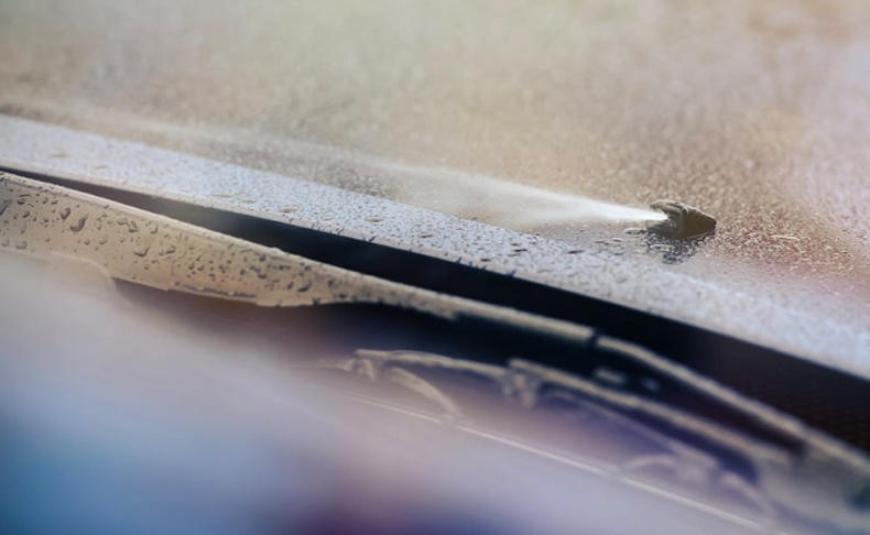 汽车玻璃水喷头可否调整方向,轿车玻璃水喷头怎样调节