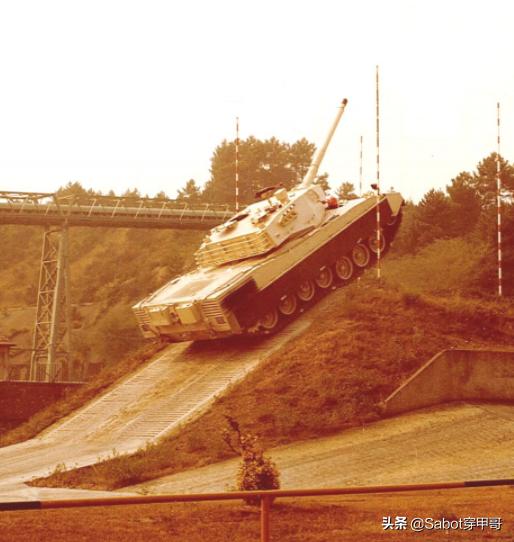 意大利犀牛主战坦克,北约国家装备的豹1主战坦克图片