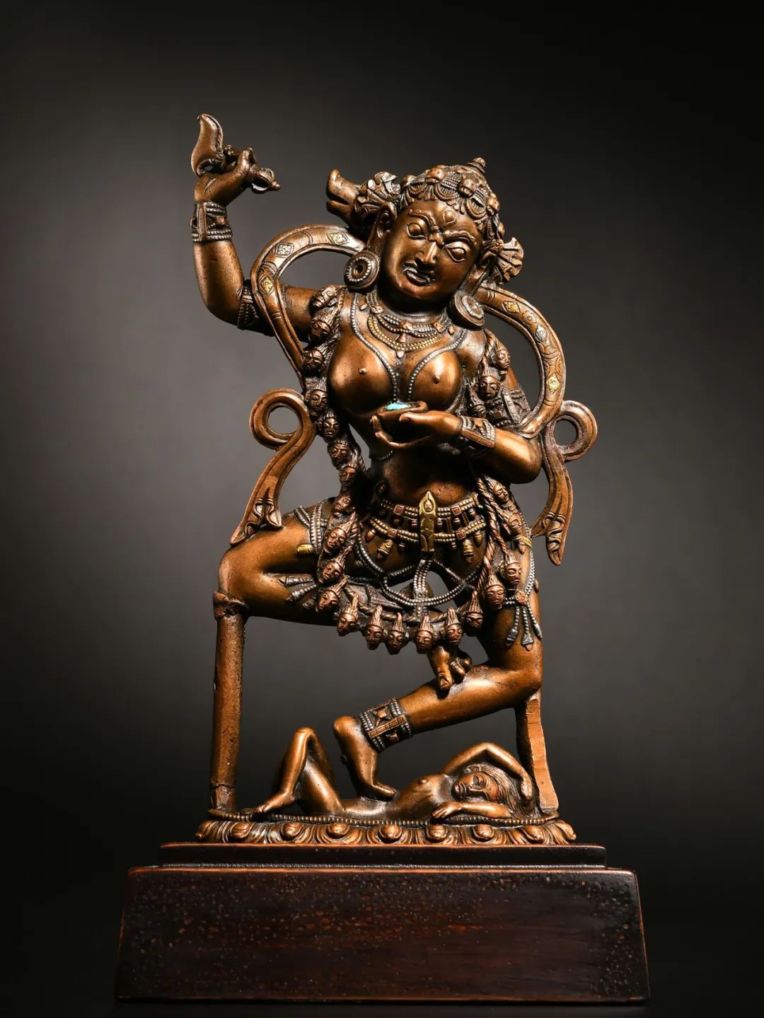 古天一拍卖2022秋拍成交记录,2023年竞价过亿拍品成交现场