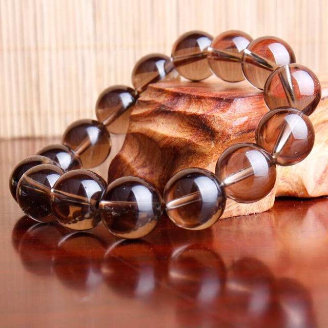 别看水晶价格便宜，造假还真不少，这8种水晶尽量别买，会上当