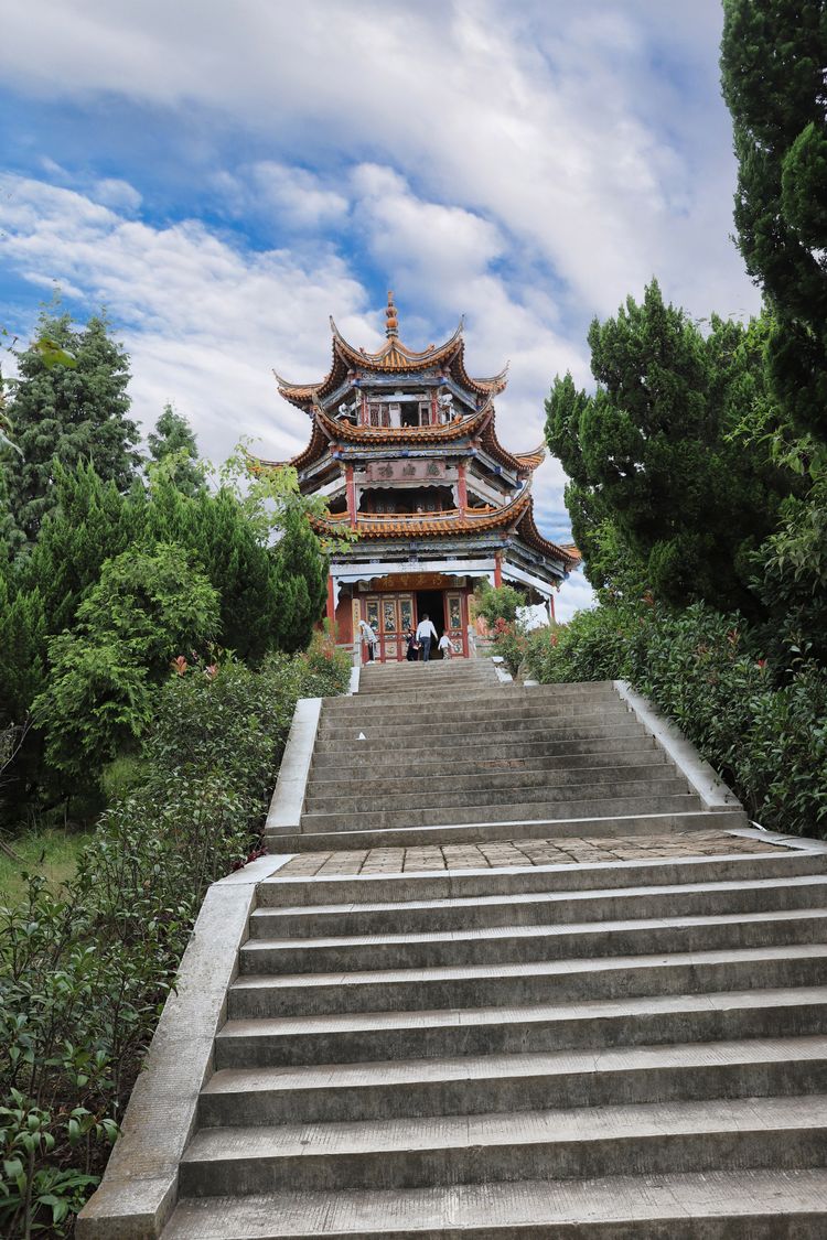 抚仙湖孤山上有什么景点,抚仙湖里的小岛