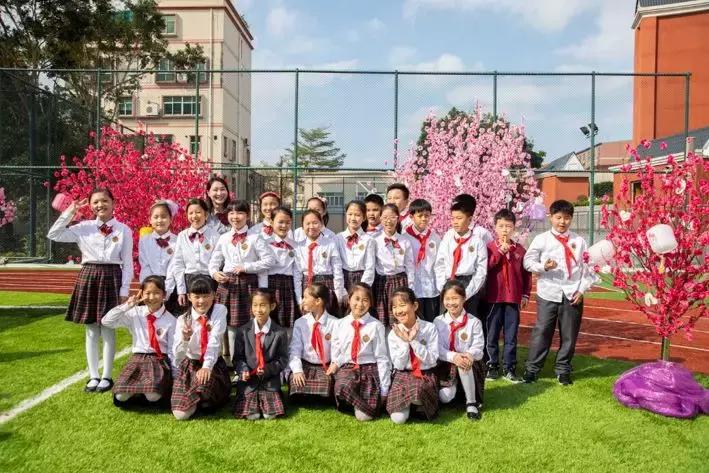 @华美学子与家长，你有一本专属纪念册请注意查收