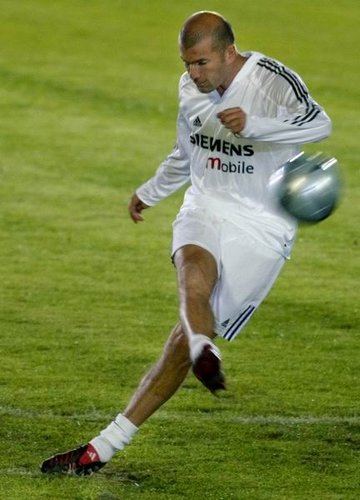 足坛著名招式,足坛十大任意球