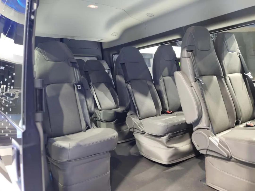 2021款福特新世代全顺6.5米高配,江铃新世代全顺pro六座多少钱