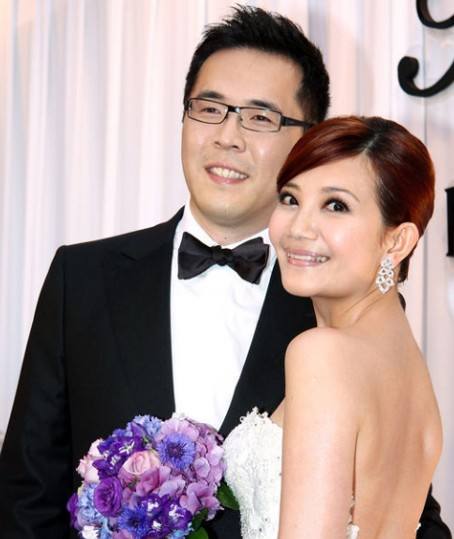 再秀插刀绝技,范玮琪帮梁静茹回应离婚:这么好的朋友早听说啦