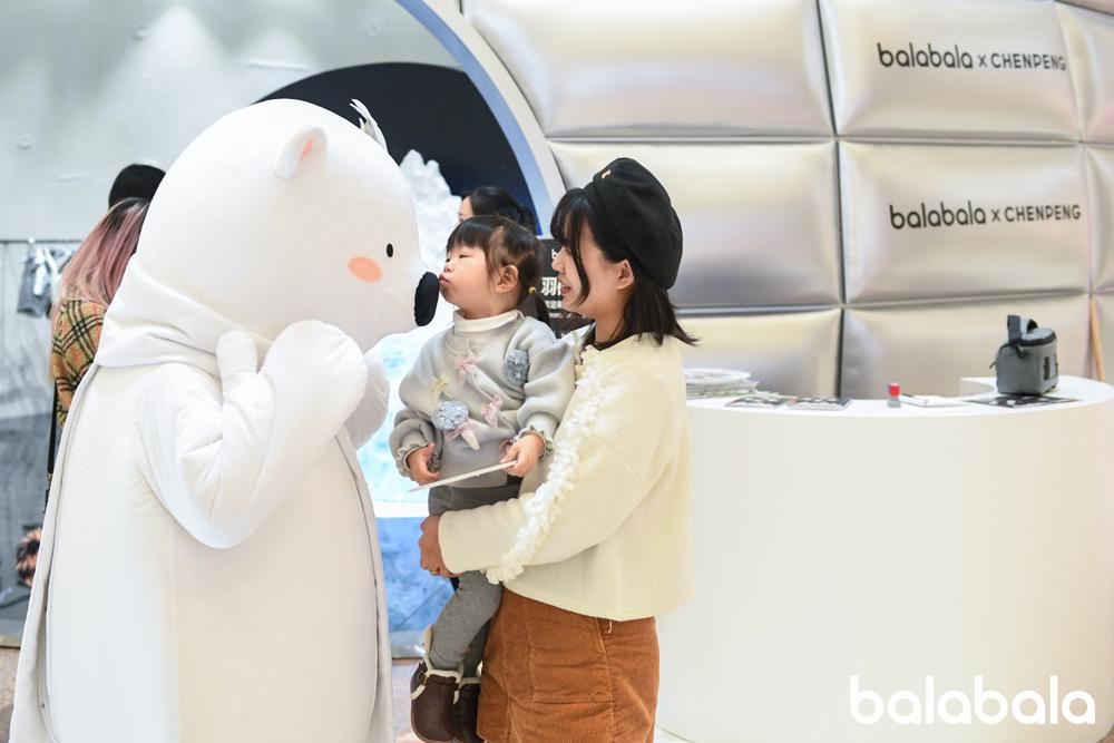 巴拉巴拉“羽你相绒”快闪游乐园惊喜呈现