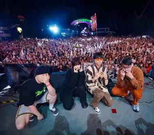 武汉欢乐谷五一游客,武汉欢乐谷五一现场