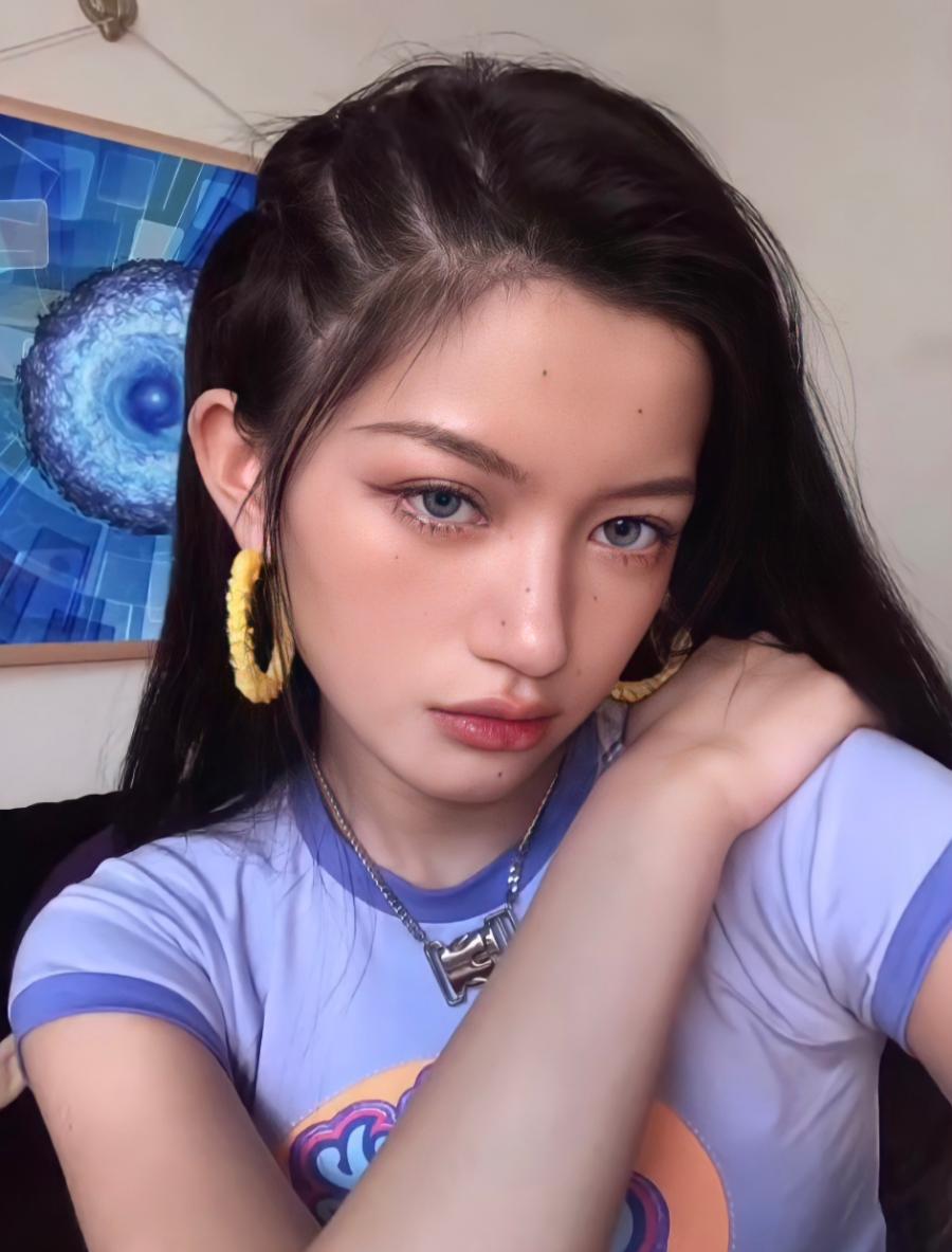 适合披头发显脸小的发型,2019流行这4款发型也太显脸小了