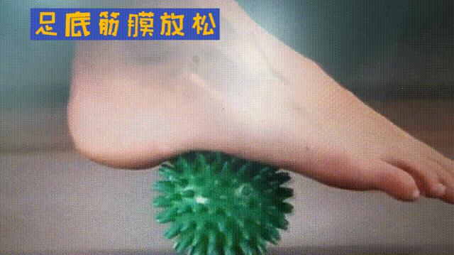 足底筋膜炎足跟痛四个动作,足跟痛足底筋膜炎如何治疗