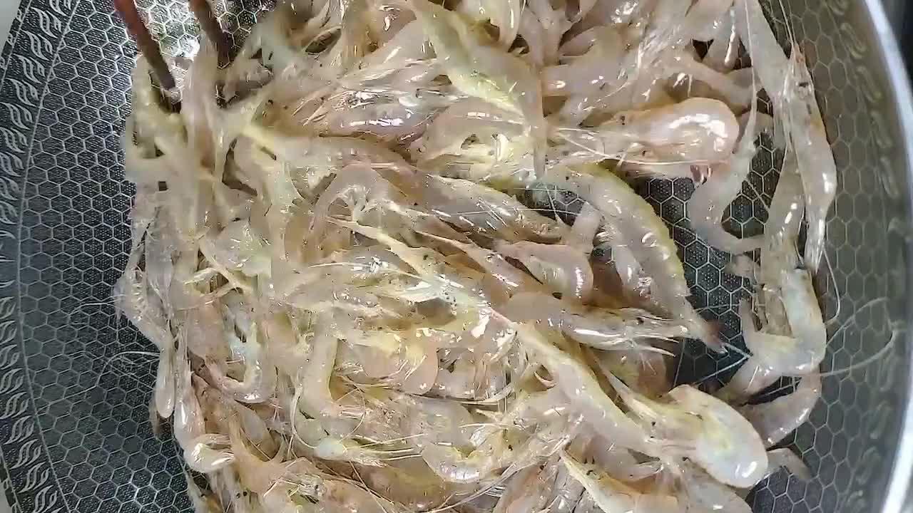 年夜菜油爆小河虾,香辣小河虾高清大图