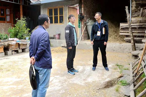 《人民日报》眼中的会宁人侯永平——大学老师种当归