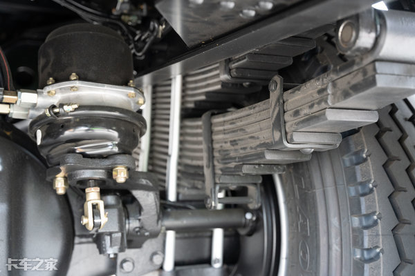 18年解放牌虎vh汽车130马力4米2,解放虎vh180马力4.2米高栏报价