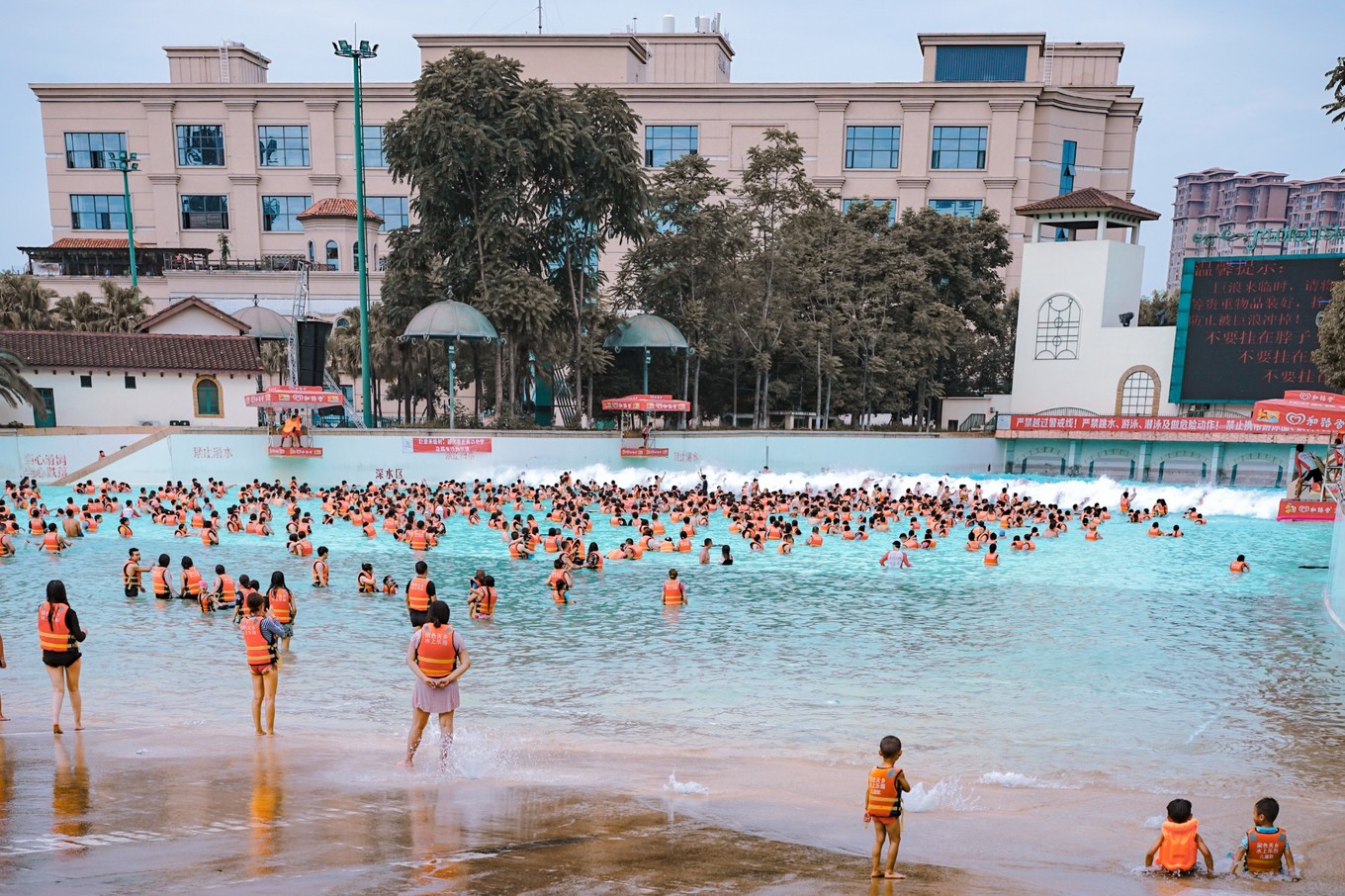 成都国色天乡水上乐园最高的项目,成都国色天乡乐园水上乐园攻略