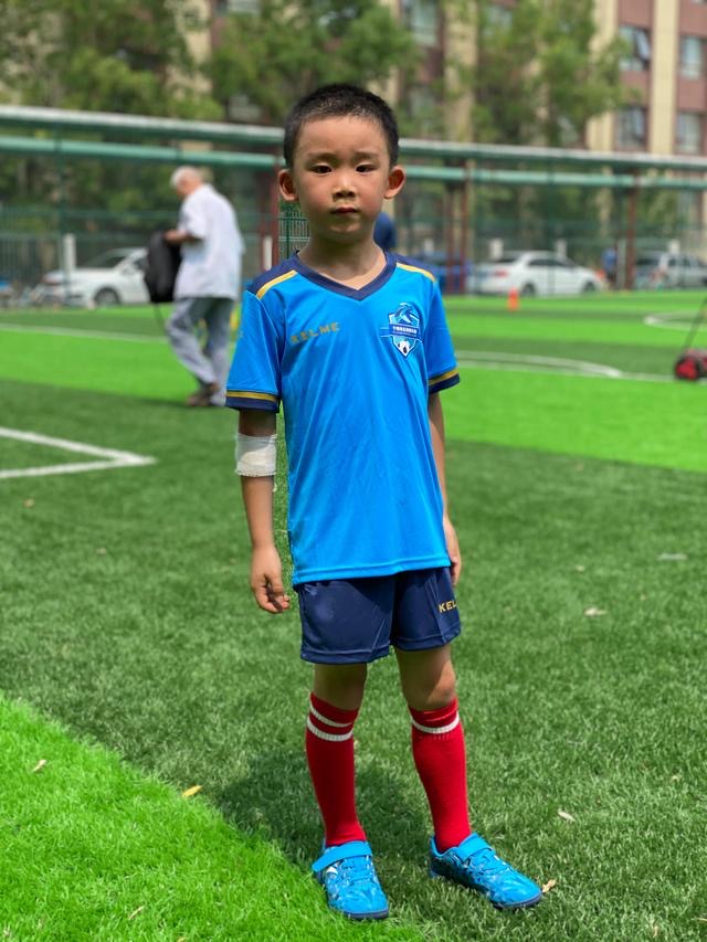 热爱踢球却踢不好,踢球是为了什么