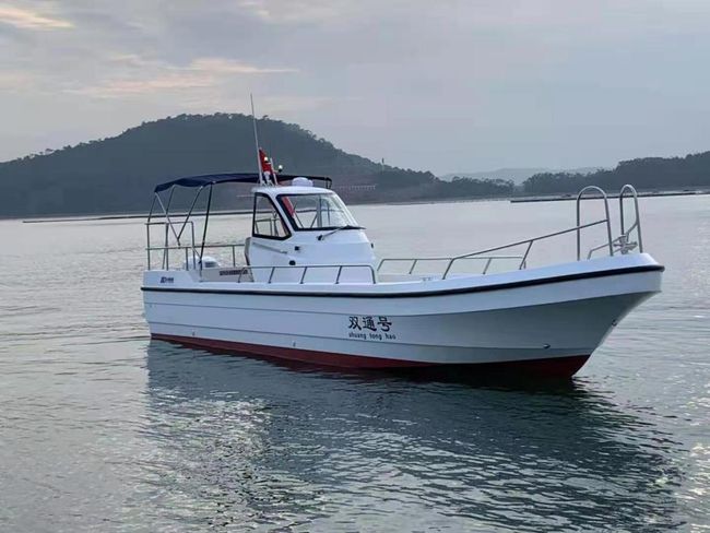 塑料船和木船哪个结实,塑料船比充气船耐用吗