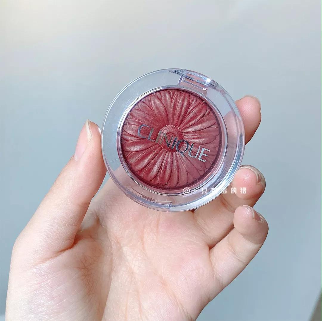 黄皮新手彩妆教程视频全集,适合黄皮的大牌彩妆推荐眼影