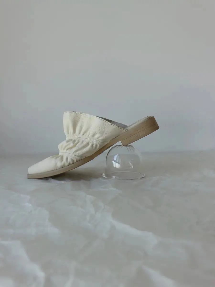 鞋柜怎么放春夏秋冬的鞋 (鞋柜必备的小白鞋)