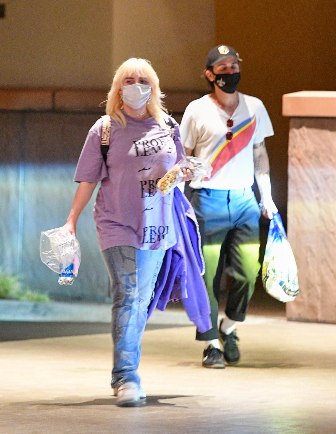 碧梨mv身材截图,碧梨杂志封面秀身材