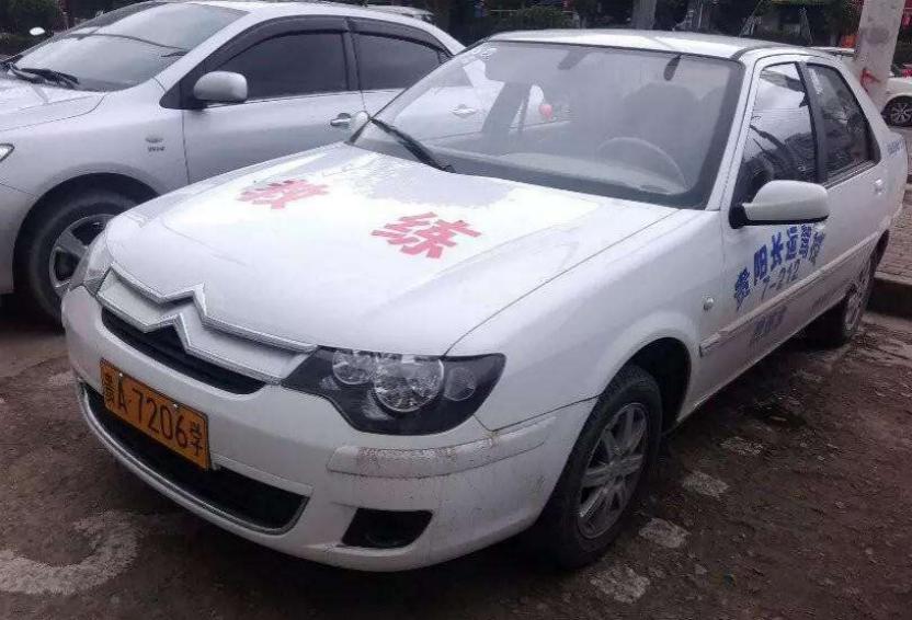 玩车报告法国车的奇葩设计,法系车奇葩设计