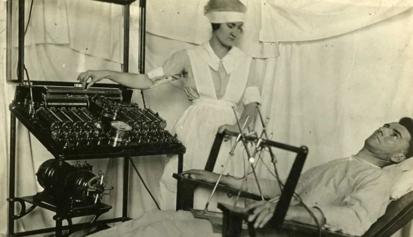 正常人被送进精神病院电击治疗,被送去精神病院电击治疗