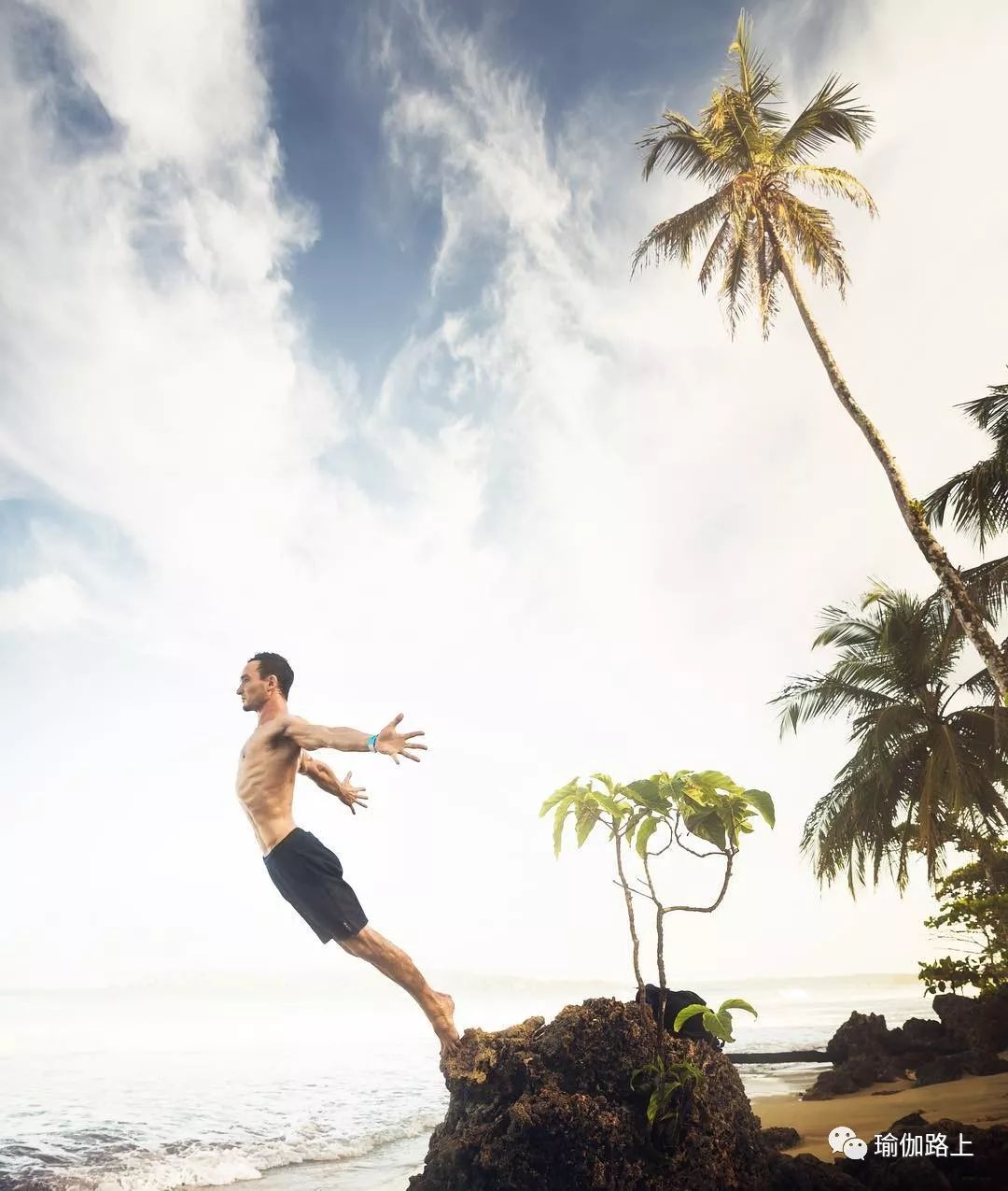 瑜伽超酷男人,练瑜伽的男人很帅