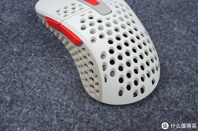 xtrfym4和xtrfym42区别,xtrfym4鼠标适合多大的手