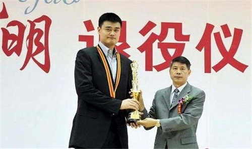 男篮击败美国队,约旦男篮对战湖人