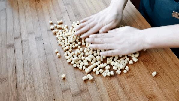 炒棋子豆怎么做好吃,棋子豆怎么做又酥又香又好吃