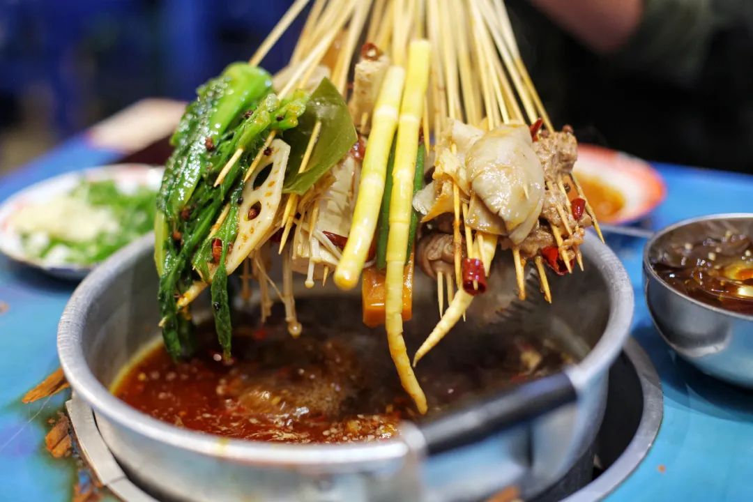 宽窄巷子成都休闲慢生活好去处,夜游成都宽窄巷子茶馆