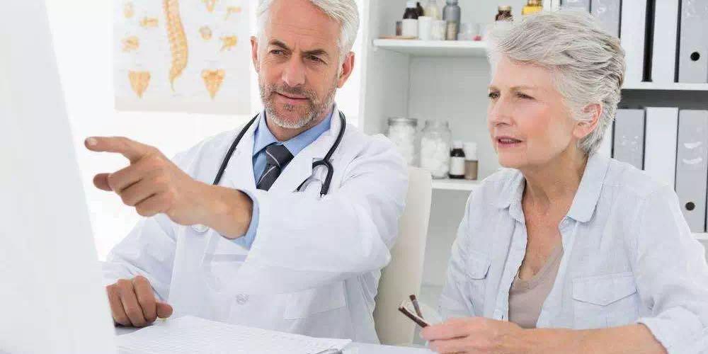 老年人防癌险值得买吗,什么是防癌险和重疾险