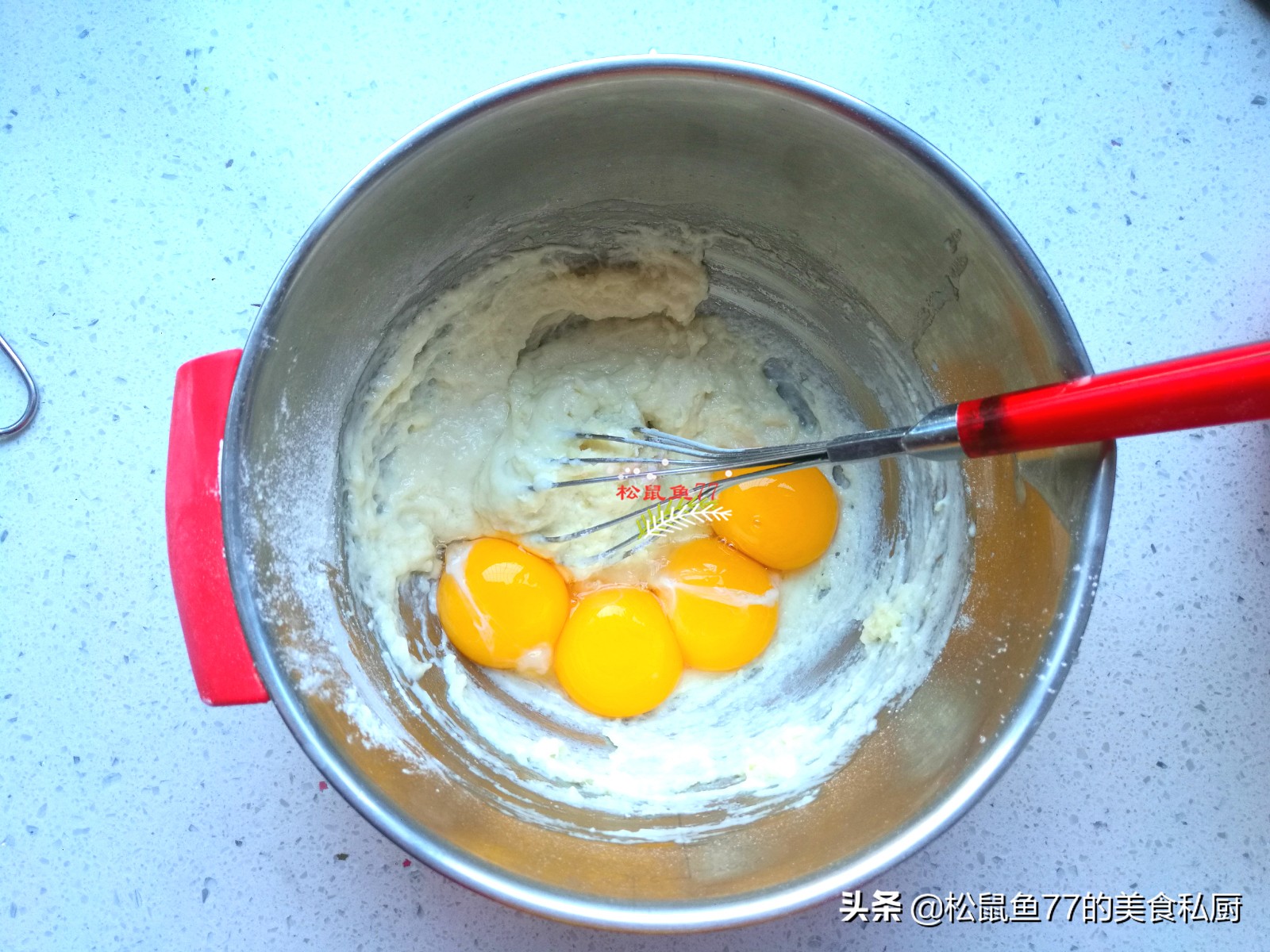 蛋糕卷想要做到细腻、柔软、不粘皮、不会开裂，看一遍就明白