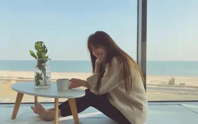 马凡舒首次主持天下足球,央视足球主持马凡舒